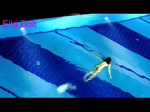 ❤️ నేను చూడటం ఆపలేను, ELLA BOLT రిసార్ట్ పూల్లో నగ్నంగా ఈత కొడుతూ దొరికిన యువ అందగత్తె ❤ రష్యన్ పోర్న్ మా వద్ద ❌️❤